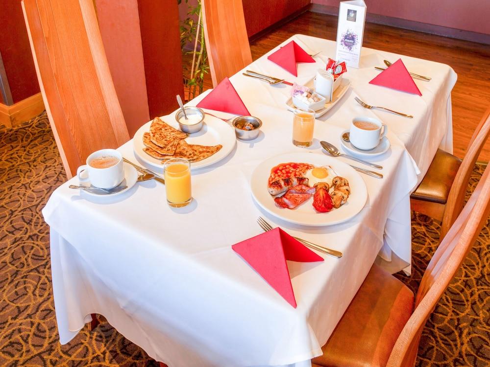 Mehfil Hotel Hillingdon Dış mekan fotoğraf